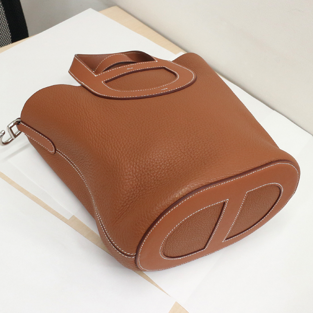 エルメス インザループ23 トリヨンクレマンス×ヴォースイフト/色 おそらくゴールド(ブラウン系)×シルバー金具