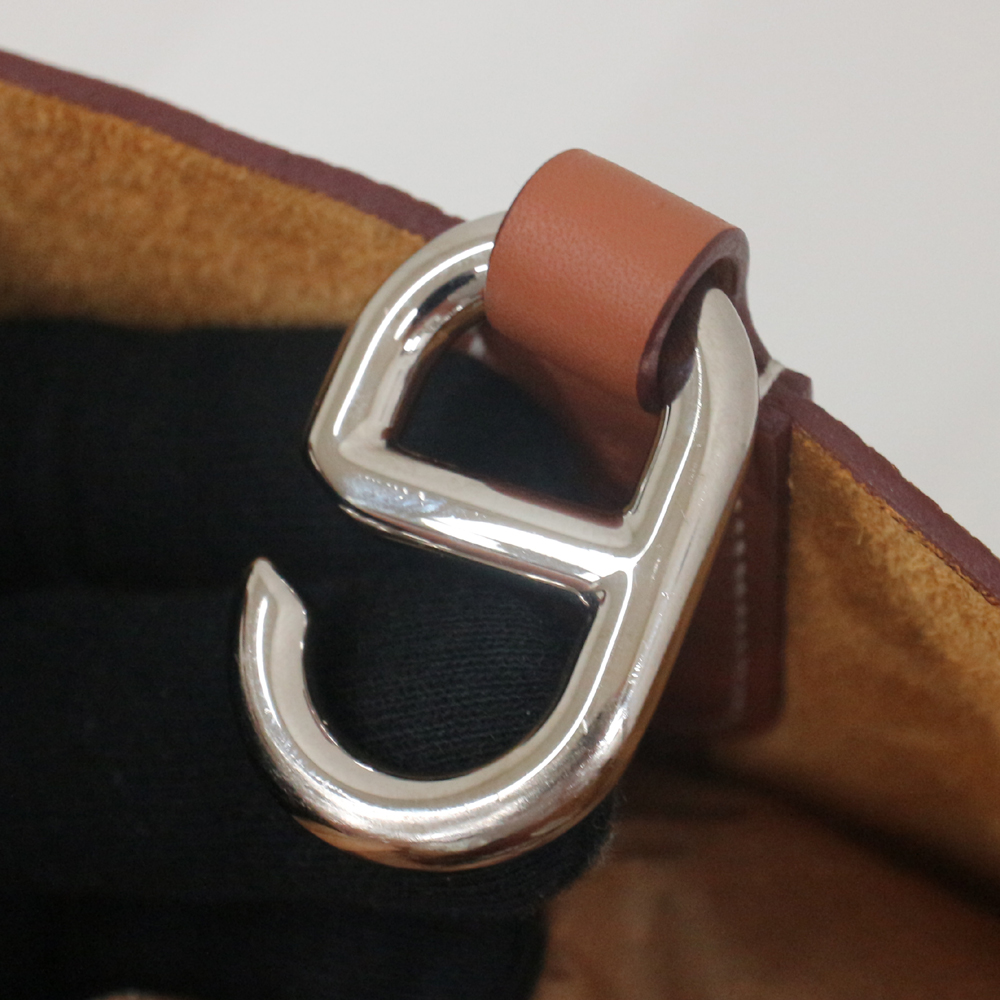 エルメス インザループ23 トリヨンクレマンス×ヴォースイフト/色 おそらくゴールド(ブラウン系)×シルバー金具