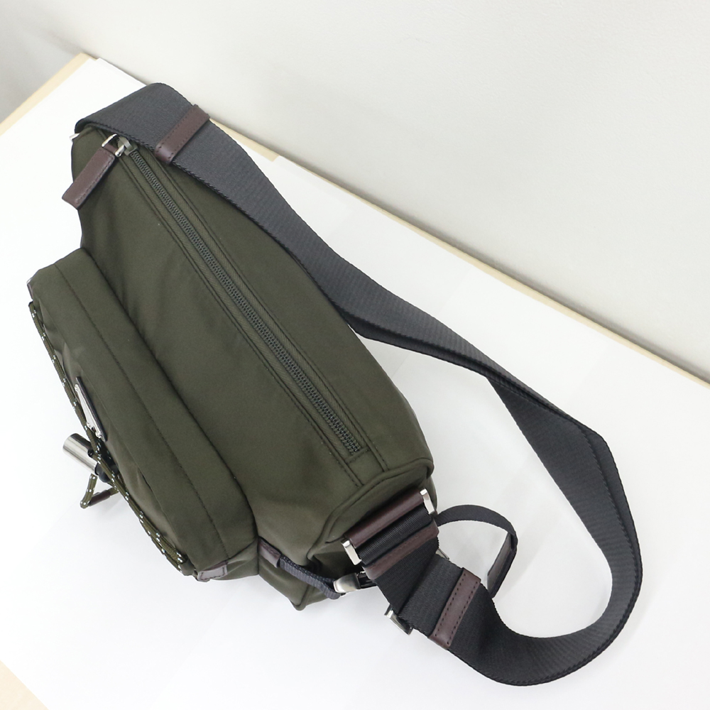 プラダ ショルダーバッグ スピードロック Re-Nylon レザー 2VH192_2DMG_F0334_V_OOP 新品同様未使用品