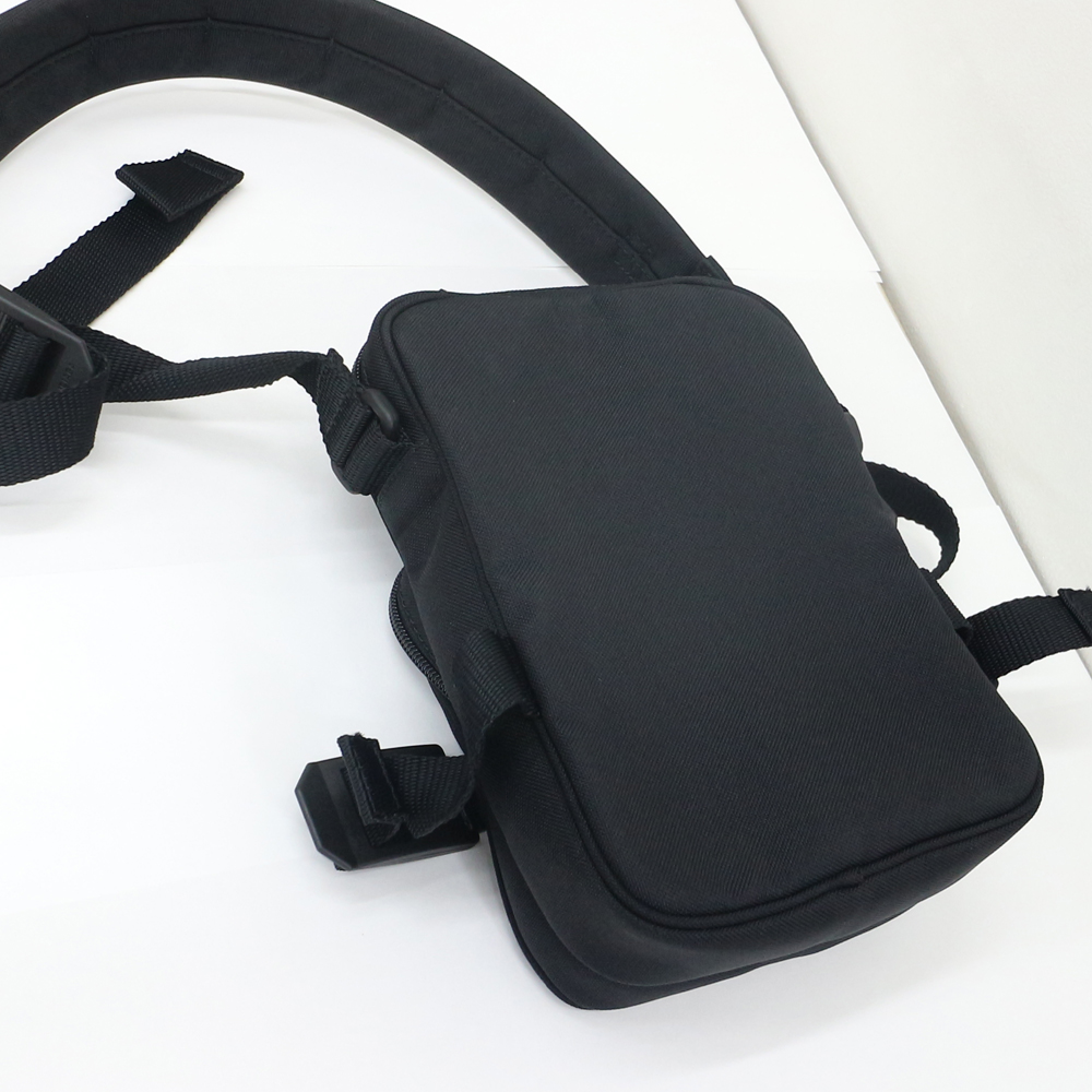 バレンシアガ アーミー・クロスボディ メッセンジャーバッグ ナイロン/ブラック 715852