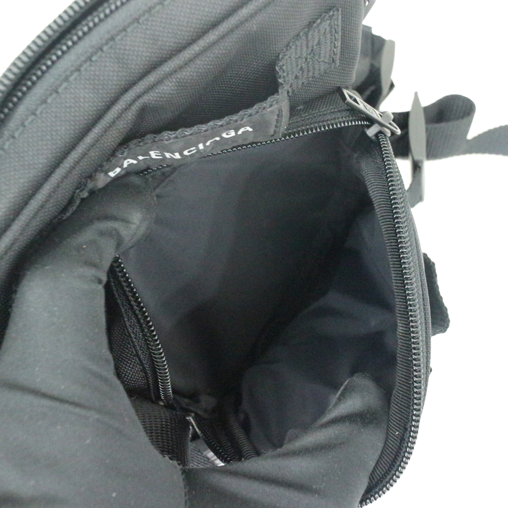 バレンシアガ アーミー・クロスボディ メッセンジャーバッグ ナイロン/ブラック 715852